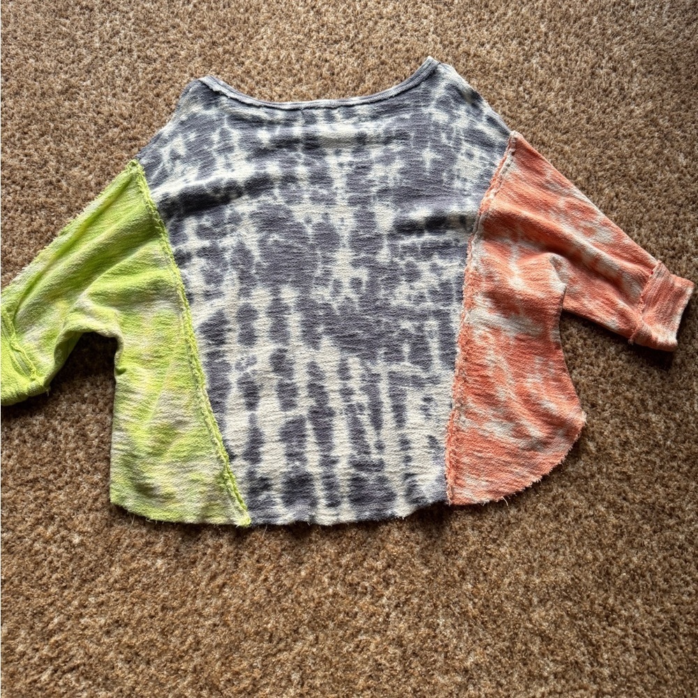 We The Free Womens Terry Cloth Size Extra Small Crop Tye Dye Shirt - Picture 2 of 5